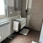 Apartment Lara - Mit Separatem Extra Mit Wc Und Dusche