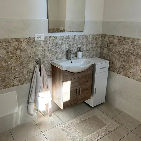 Lara - Mit Einliegerzimmer Mit Wc-dusche Апартаменты Сан-Вито-деи- Норманни
