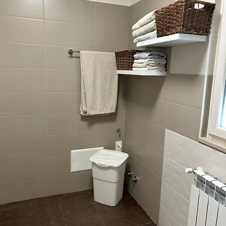Апартаменты Lara - Mit Einliegerzimmer Mit Wc-dusche