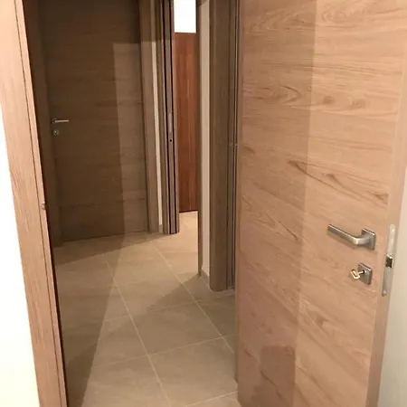 Lara - Mit Separatem Extra Mit Wc Und Dusche Apartmán *