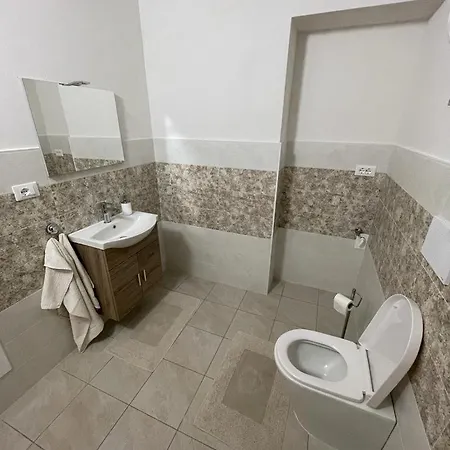 Lara - Mit Separatem Extra Mit Wc Und Dusche