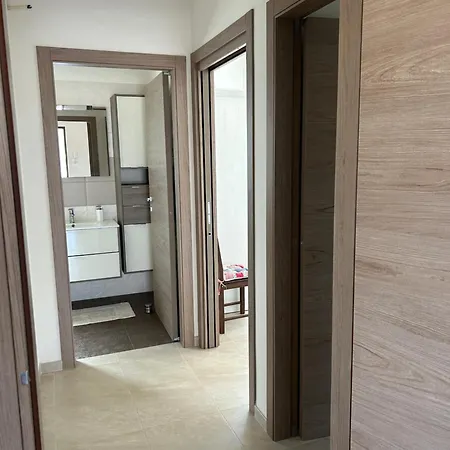 Lara - Mit Separatem Extra Mit Wc Und Dusche *