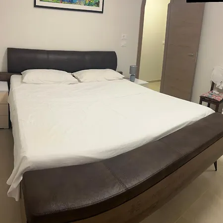 Lara - Mit Separatem Extra Mit Wc Und Dusche *