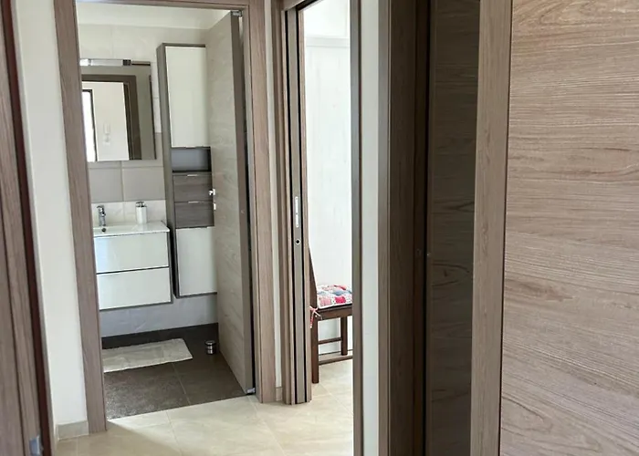 Lara - Mit Separatem Extra Mit Wc Und Dusche *